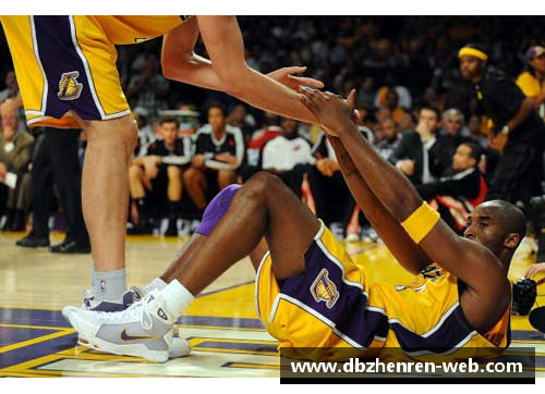 NBA球员摔倒：体育场上的起伏与韧性